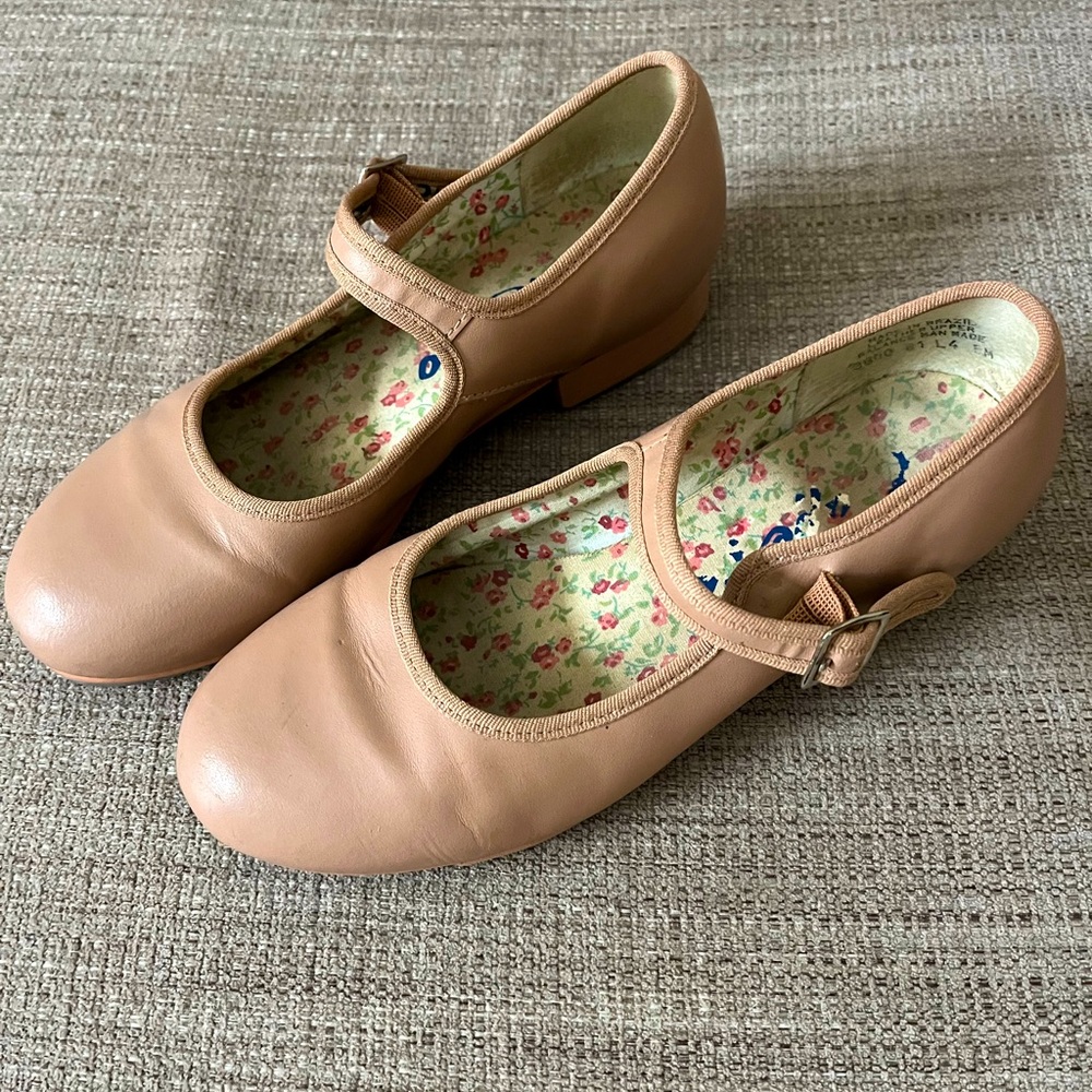 Capezio Young Girl’s Tap Shoe Size 5
